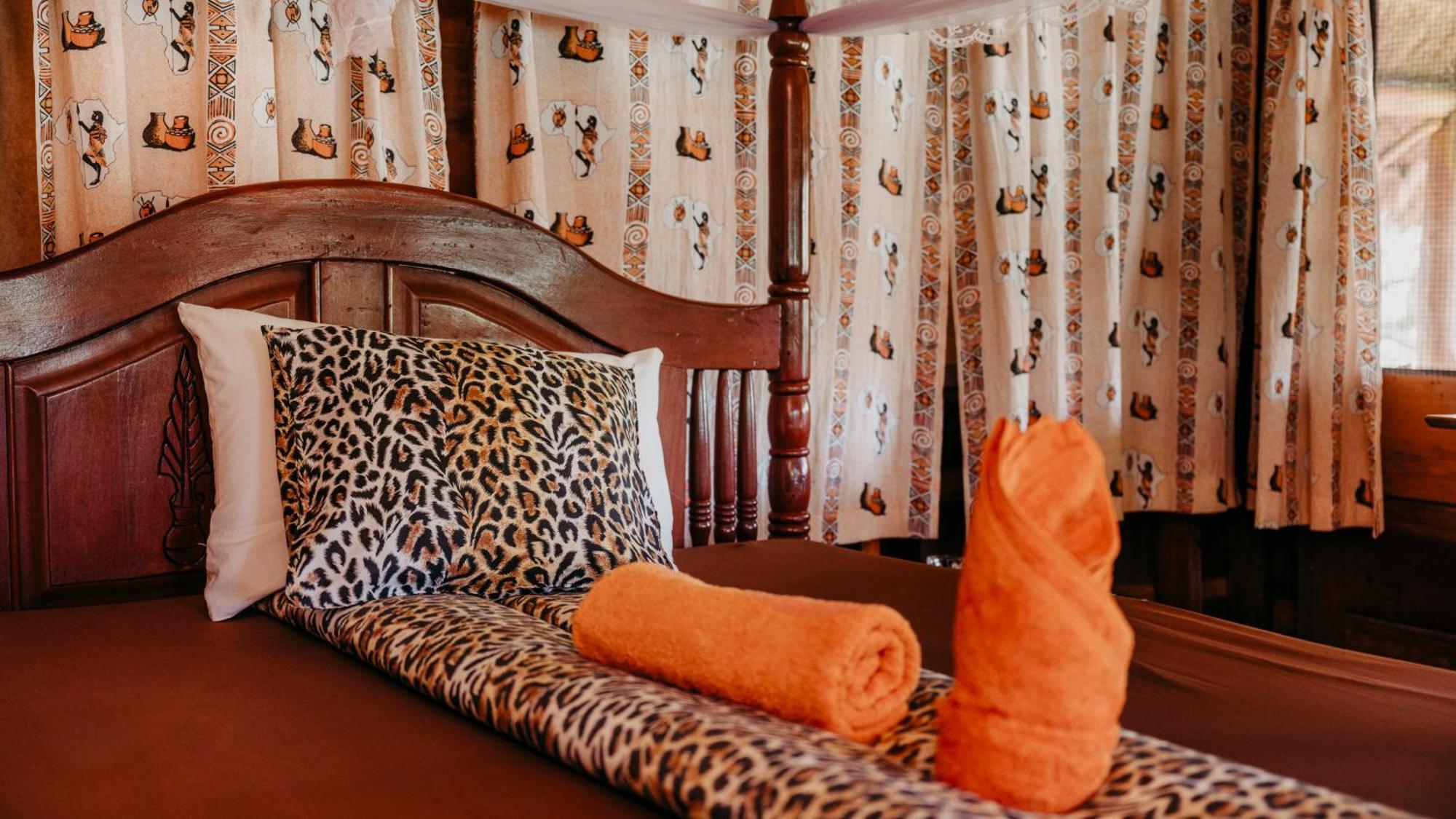 Mama Washindi Lodge Pakwach Ngoại thất bức ảnh