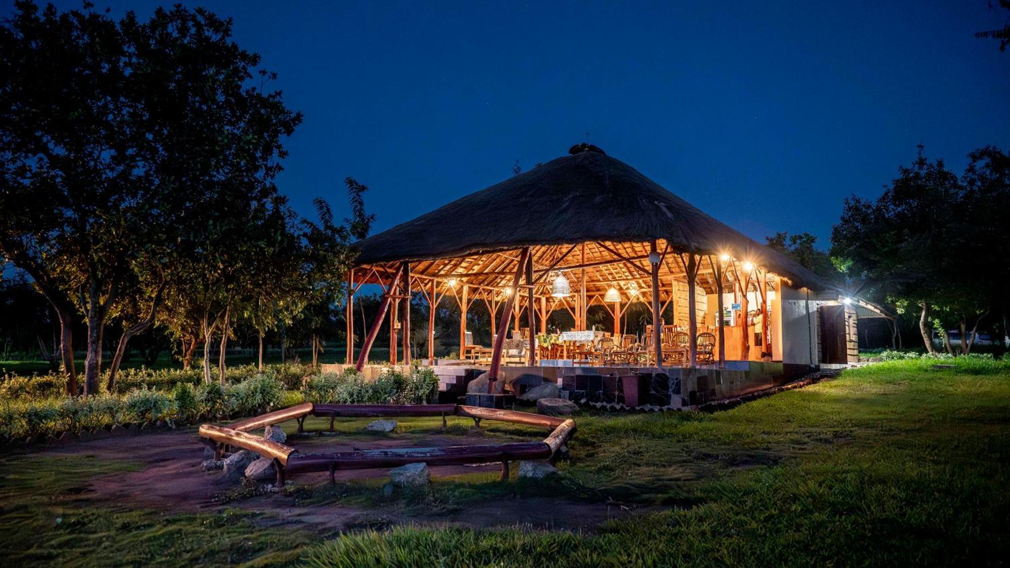 Mama Washindi Lodge Pakwach Ngoại thất bức ảnh